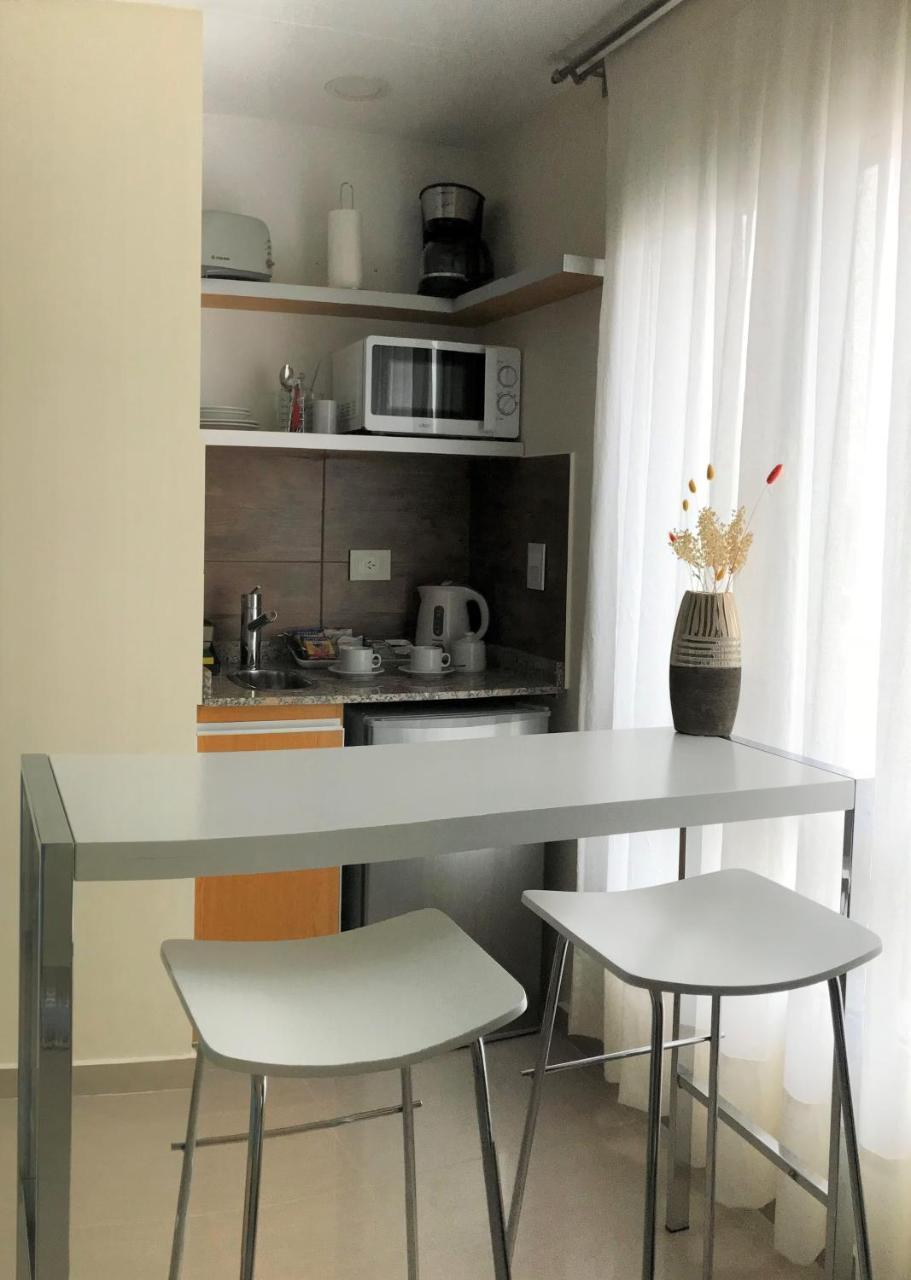 Illia 121 Apart Hotel Неукен Екстер'єр фото
