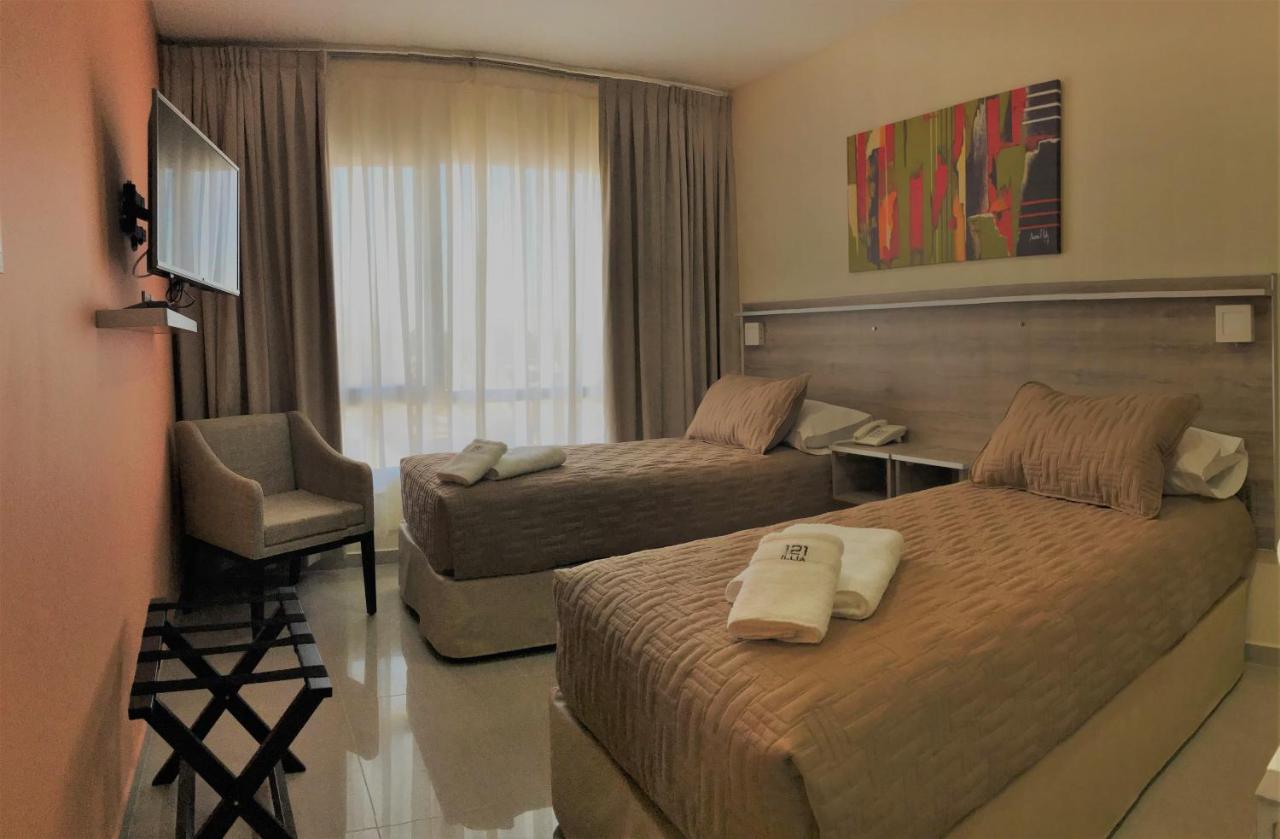 Illia 121 Apart Hotel Неукен Екстер'єр фото