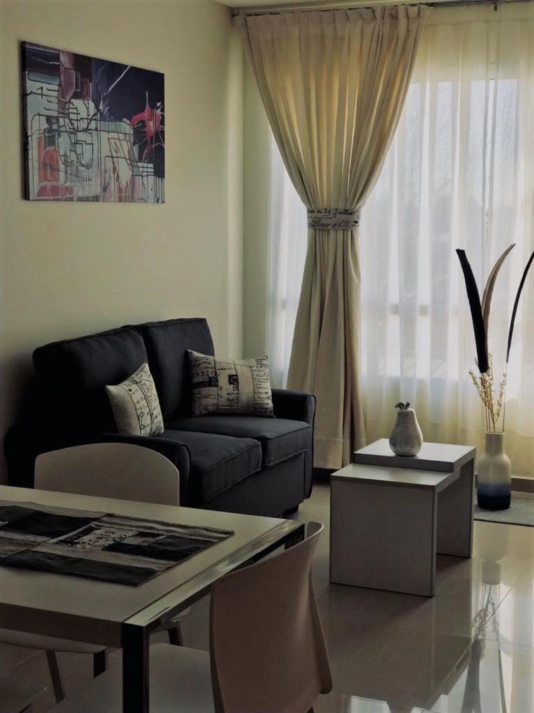 Illia 121 Apart Hotel Неукен Екстер'єр фото