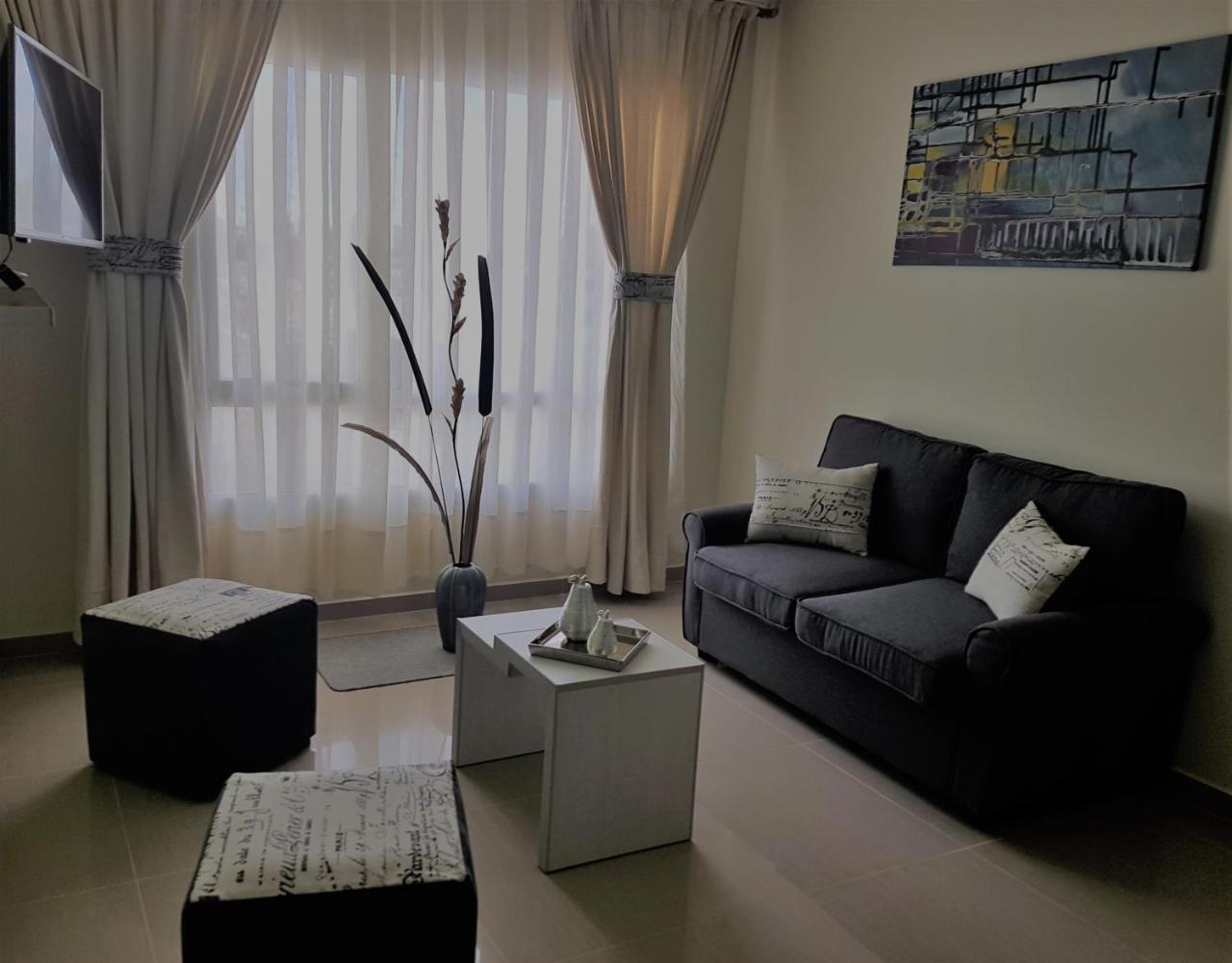 Illia 121 Apart Hotel Неукен Екстер'єр фото
