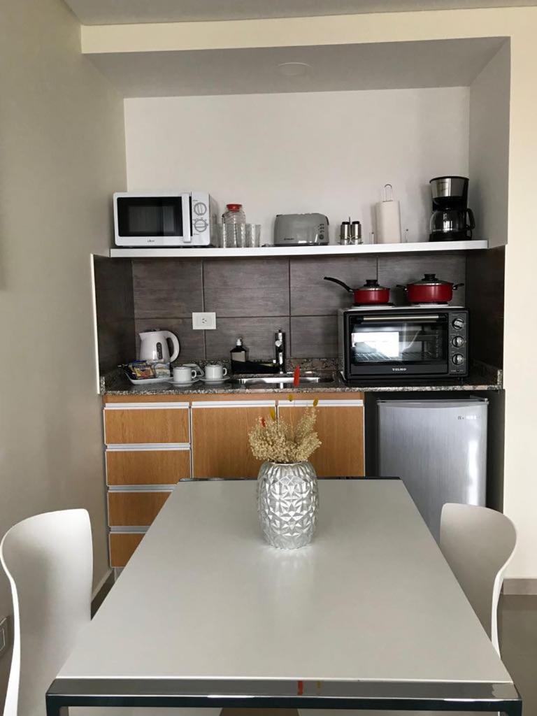 Illia 121 Apart Hotel Неукен Екстер'єр фото