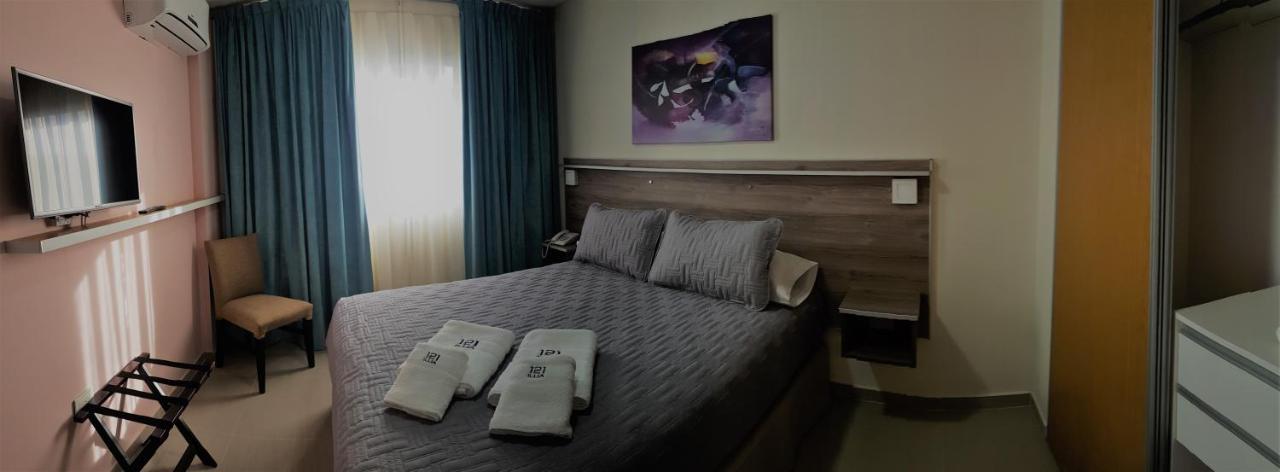 Illia 121 Apart Hotel Неукен Екстер'єр фото