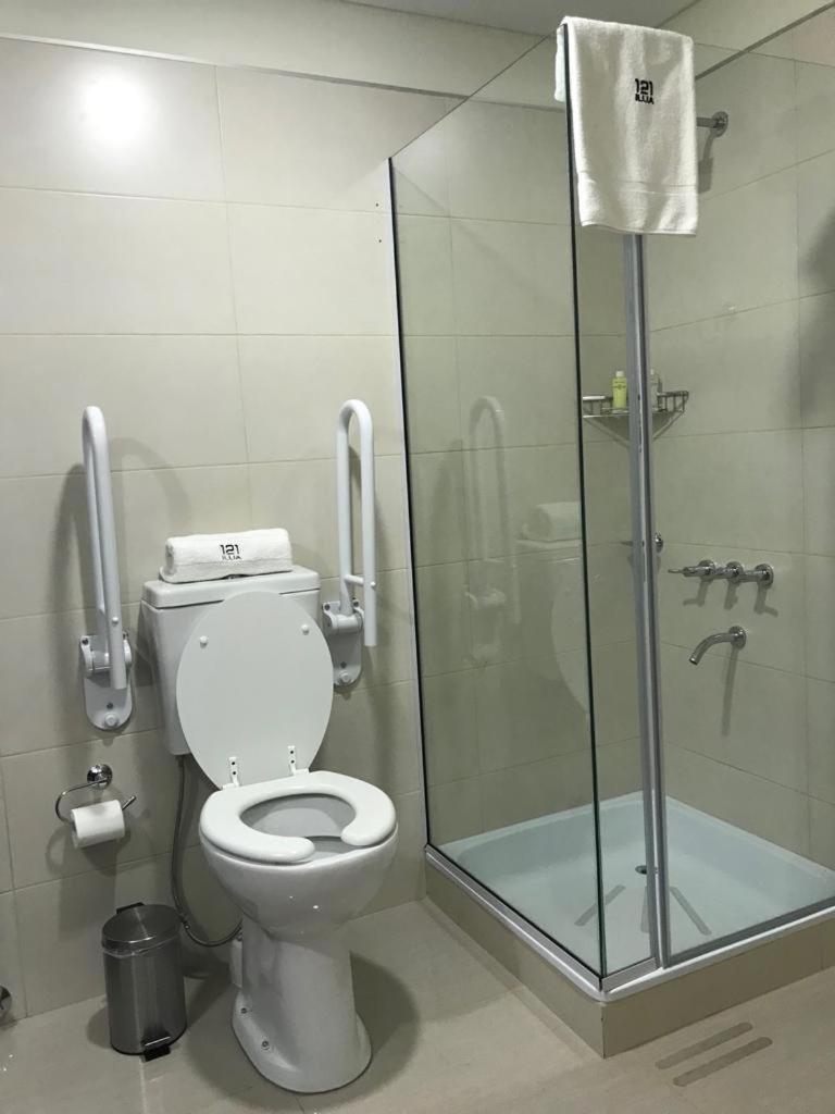 Illia 121 Apart Hotel Неукен Екстер'єр фото