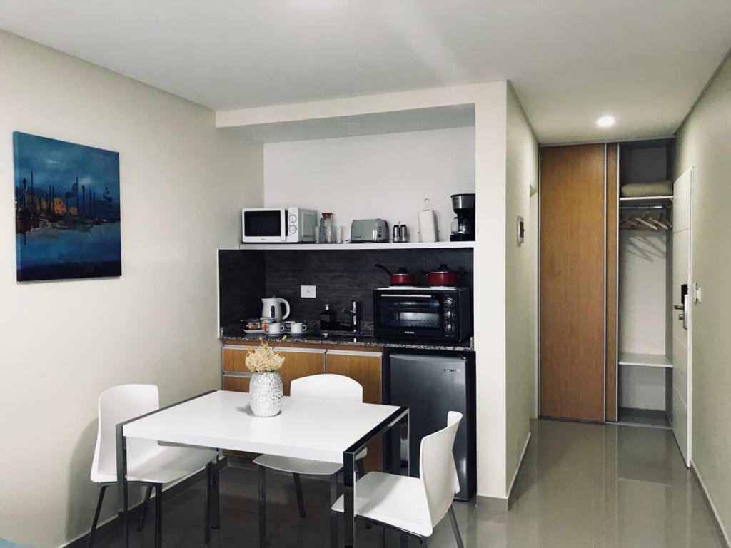 Illia 121 Apart Hotel Неукен Екстер'єр фото